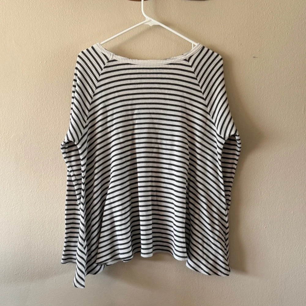 Free People We The Free Green White Striped Raglan Thermal Top Boho Chic Size M - Picture 2 of 5